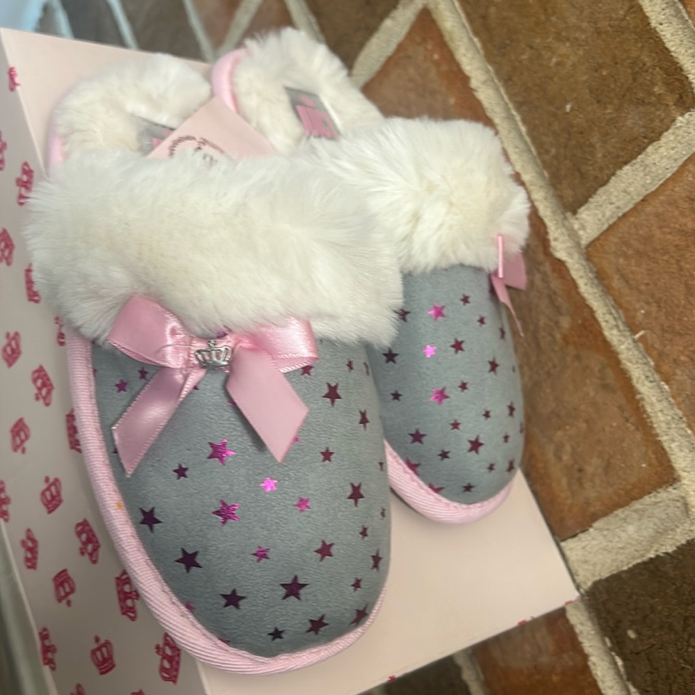 Juicy couture girl slippers size 13-1